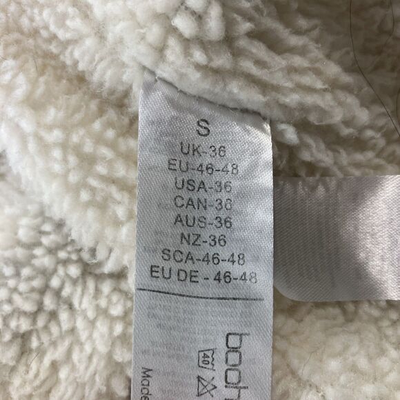 Boohoo Man Light Wash Denim Jacket with Graffiti Lining, Small Coat,‎ Full Zip - Picture 14 of 16